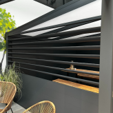 LOUVRES WAND MET VASTE PROFIELEN